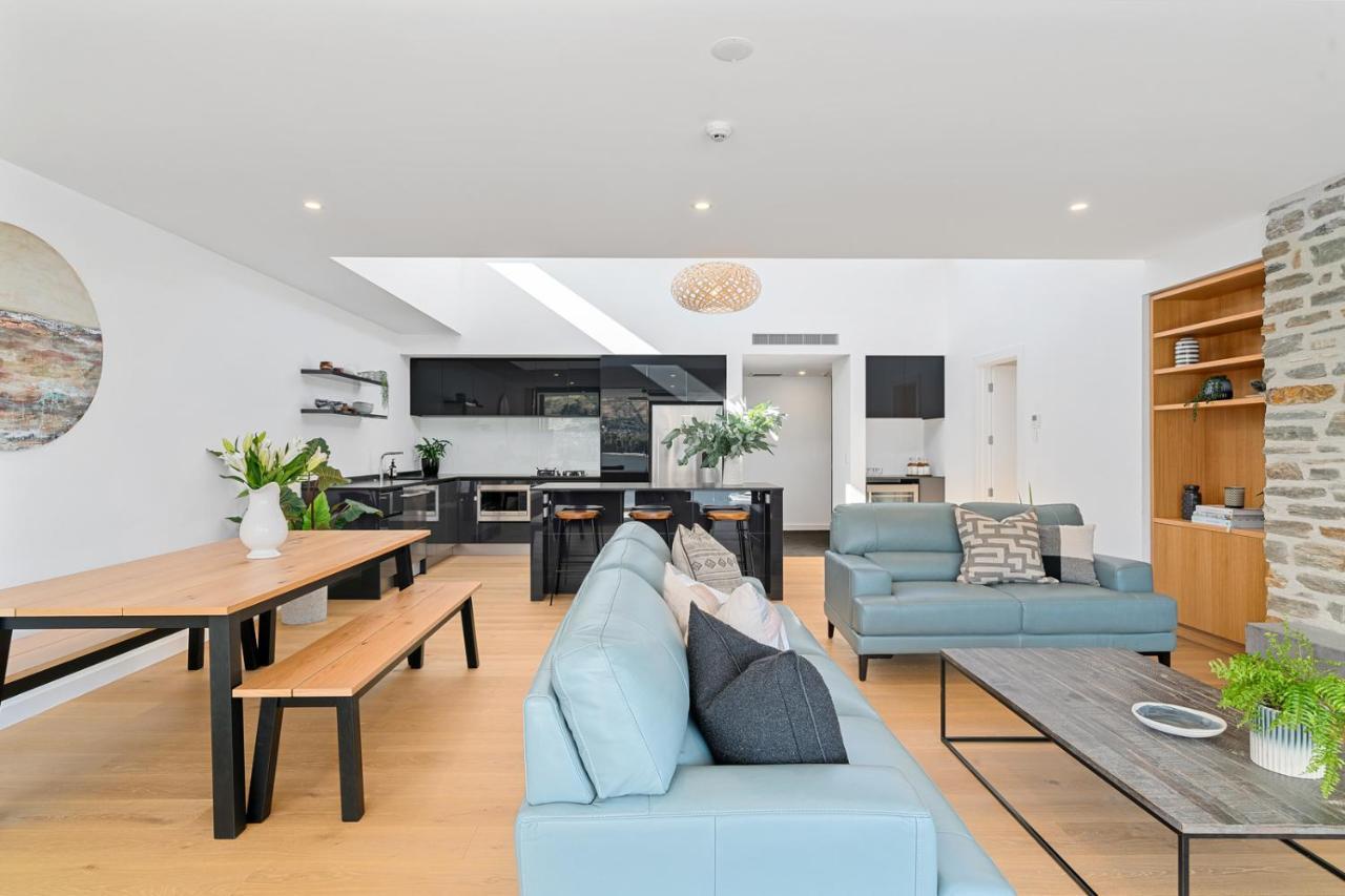 Luxurious Lakefront Penthouse 와나카 외부 사진